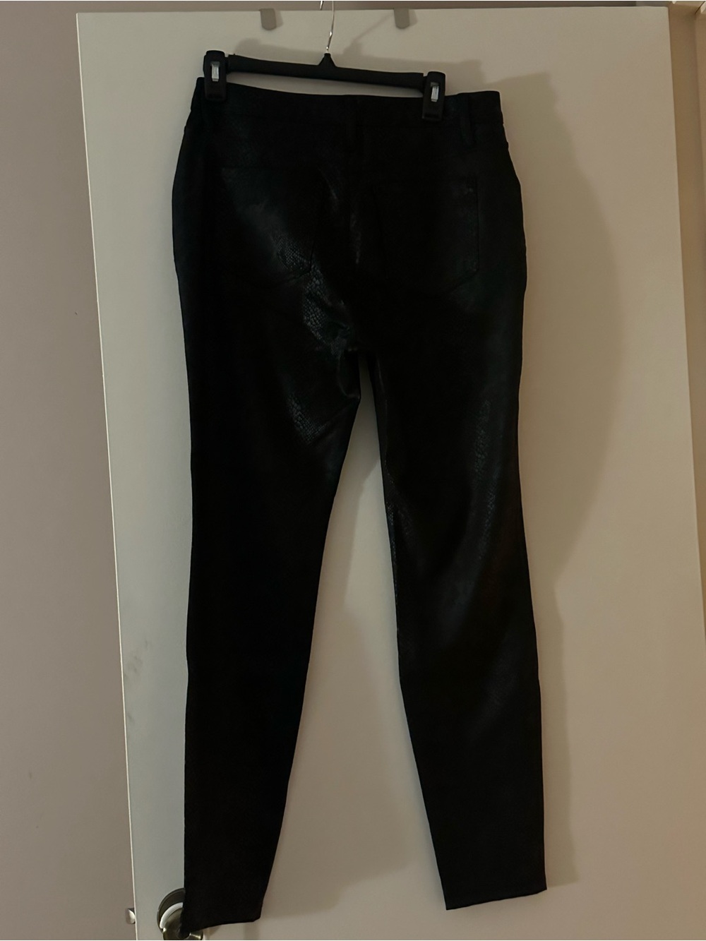 Simply Vera Vera Wang Black Skinny Pants with Snake Print